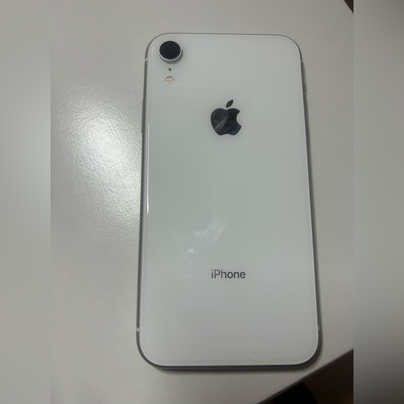 IPhone XR - Picture 2 of 2